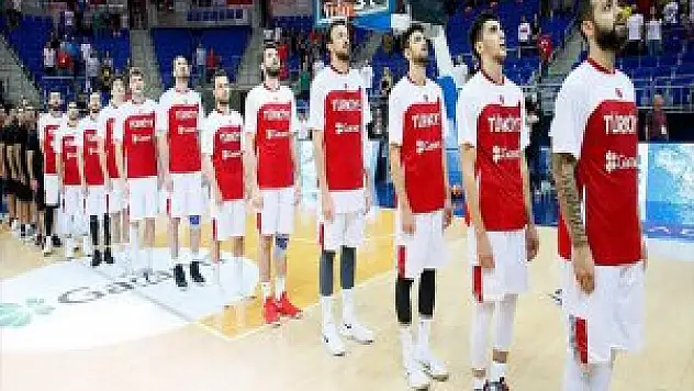 A Milli Erkek Basketbol Takımı'nda Aday Kadro 13 Kişiye İndi