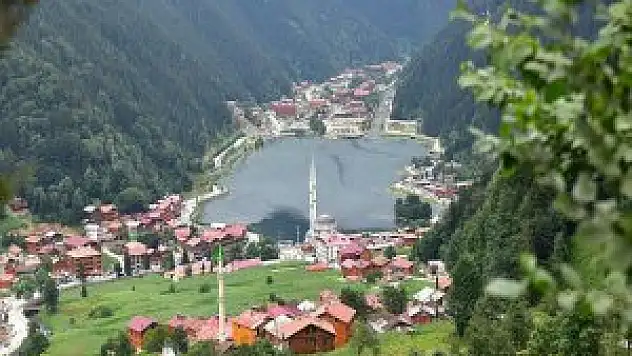 Dünyaca Ünlü Trabzon Uzungöl Turistlerin Gözdesi Oldu