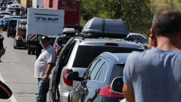 Avrupa'ya Açılan Kapılarda Dönüş Trafiği Devam Ediyor