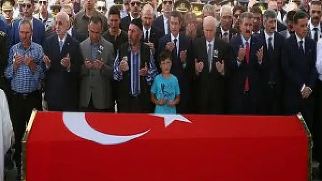 Şehit Uzman Onbaşının Cenazesi Toprağa Verildi