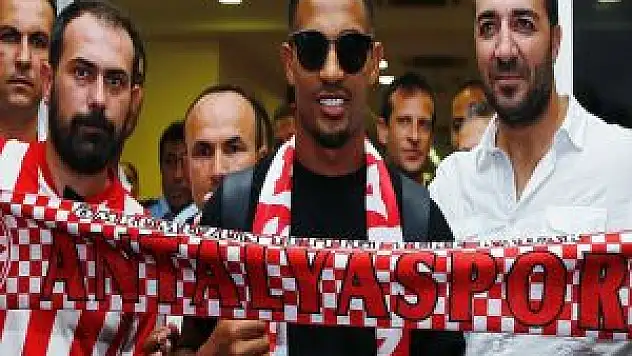 Fransız Futbolcu Vainqueur Antalya'da
