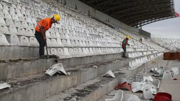 Eski 4 Eylül Stadyumu'nun Yıkım Çalışmalarına Başlandı