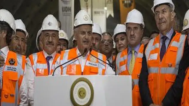 Başbakan Yıldırım: Sabuncubeli Tünelleri İzmir İle Manisa'yı Birbirine Yakınlaştırdı