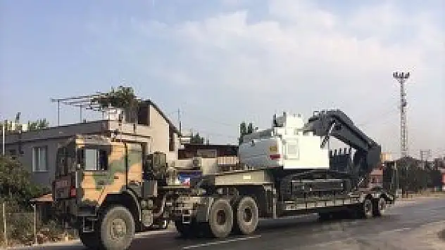 Suriye Sınırına Askeri Sevkiyat Yapıldı