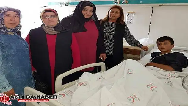 Ak Parti Ağrı Kadın Kolları Taşlıçay'da 62 Çocuk Sünnet Ettirildi