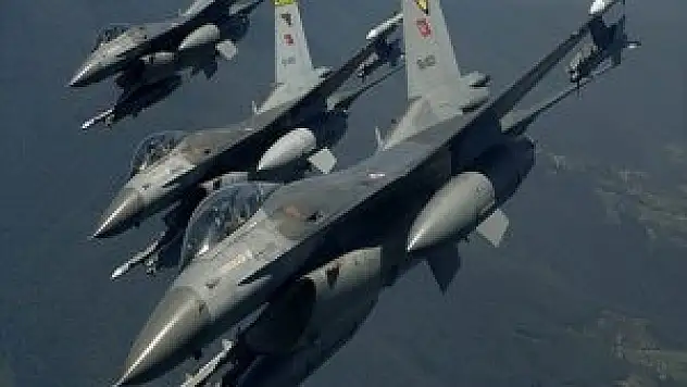 Pkk Kampları Savaş Uçaklarının Baskısı Altında
