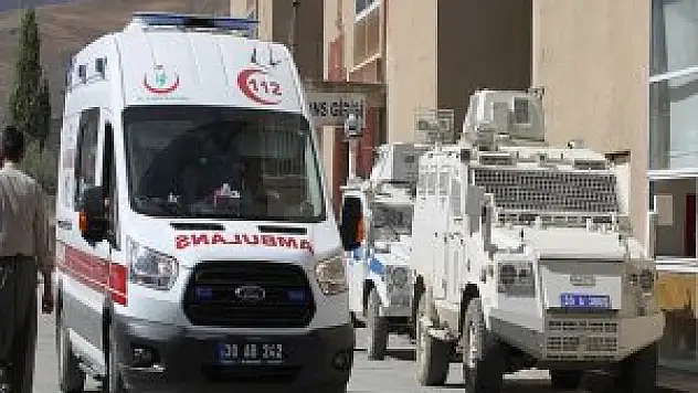 Pkk'lı Teröristlerle Çıkan Çatışmada Bir Korucu Şehit Oldu