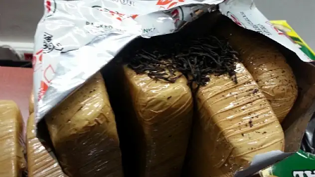 Suluova'da Çay Paketlerinden 12 Kilo 200 Gram Eroin Çıktı