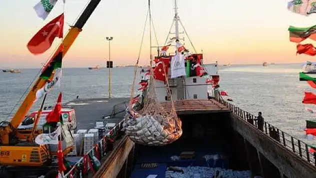 Kaddafi IHH gemisini bombaladı ölenler var