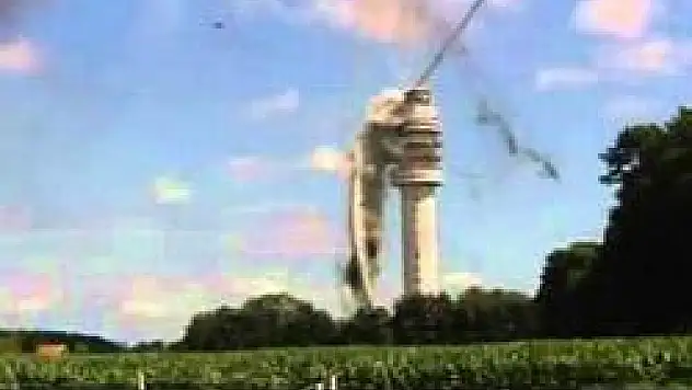 Dev kule böyle yıkıldı