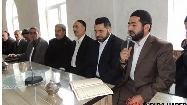 Eleşkirt Müftülüğü Kürtçe Mevlit Okutup Aşure Dağıttı