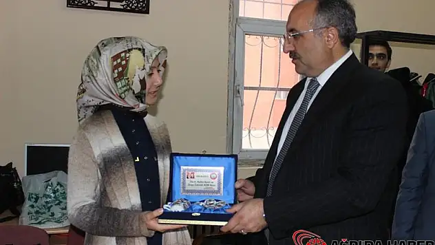 Başkan Arslan Okullarda Öğretmenler Gününü Kutladı