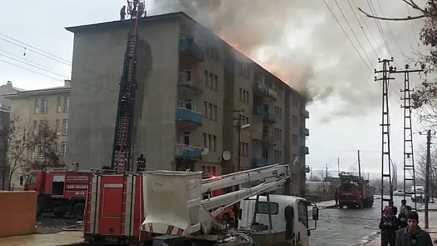 AĞRI SAĞLIK LOJMANLARINDA YANGIN
