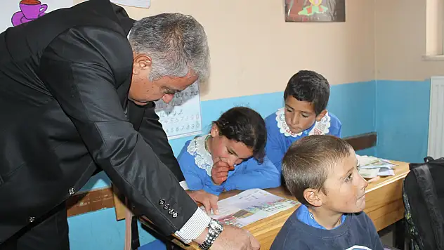 Vali Tekinarslan, Diyadin İlçesi'ni Ziyaret Etti