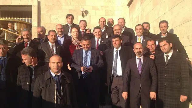 AKP HEYETİNİN MECLİSTEKİ İLK KARELERİ