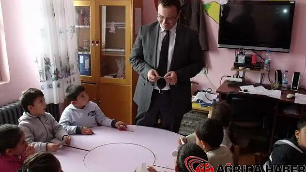 Eleşkirt Kaymakamı Zadeleroğlu Okul Ziyaretlerini Sürdürüyor