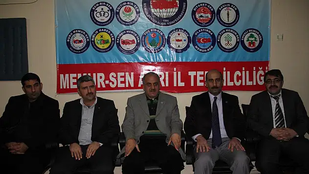Memur-Sen Ağrı Şubesi Gündeme İlişkin Basın Açıklaması Yaptı