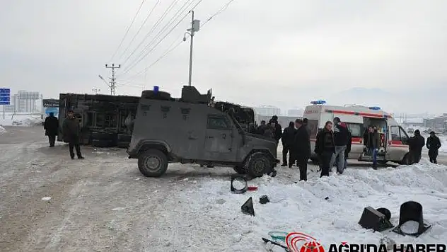 Buzlanmadan Dolayı Kamyon Yan Yattı