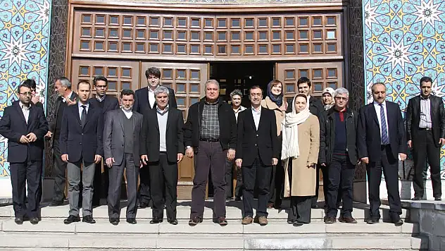 Ağrı Heyetinden Tebriz Valisi'ne Ziyaret