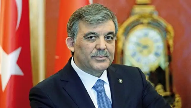 Abdullah Gül Twitter'da 100 Bin Takipçi Kaybedince Yeni Bir Yöntem Geliştirdiler