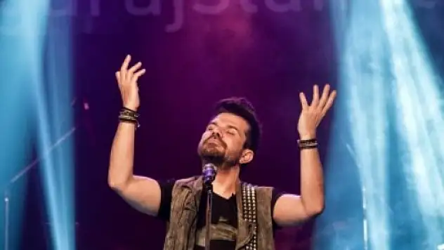 Kenan Doğulu'dan Muhteşem Konser