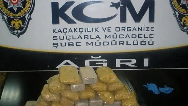 ZEHİR TACİRLERİ YAKALANDI