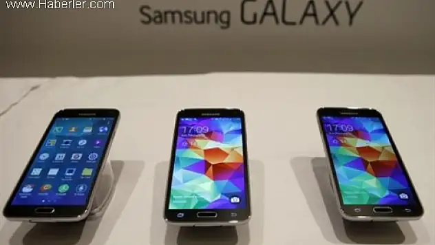 Htc Galaxy S5 ile Dalga Geçmeye Devam Ediyor