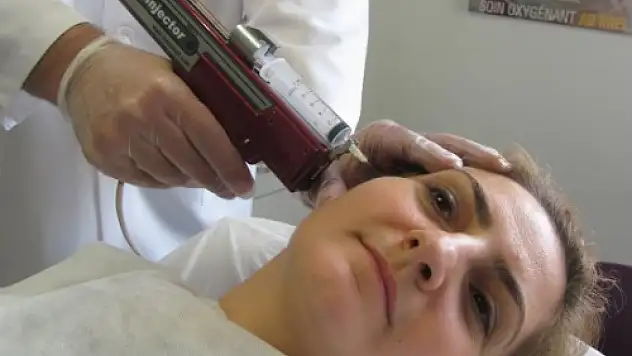 Hyaluronik Asitli Estetik Dolgu ile Gençleşirken Doğal Görünün