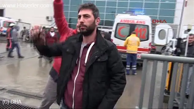 Stüdyoda Çekim Sırasında Çökme Stüdyoda Çekim Sırasında Çökme : 15 Yaralı