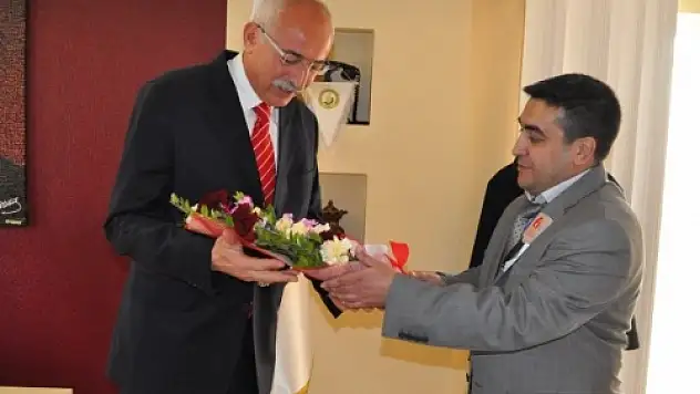 Seydişehir Vergi Dairesi Müdürlüğü'nden Belediye  Başkanı Çat'a Ziyaret