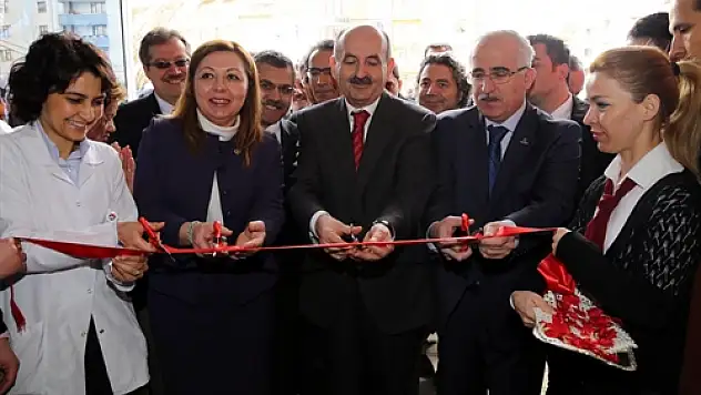 Sağlık Bakanı Müezzinoğlu Hızlı Trende Soruları Yanıtladı
