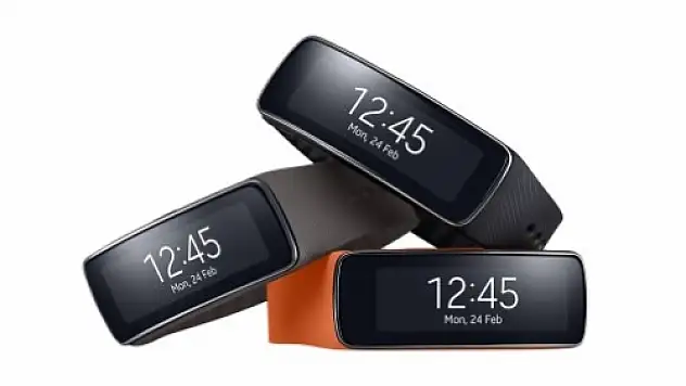 Samsung Giyilebilir Teknoloji Ürünlerini 'Gear Fit' ile Genişletiyor
