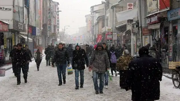 Ağrı'da Kar Yağışı Sevinci