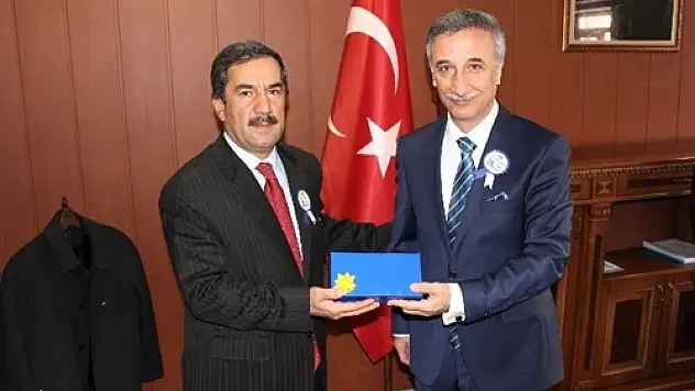 Ağrı Defterdarı Kayadan Milli Eğitim Müdür Vekiline Ziyaret