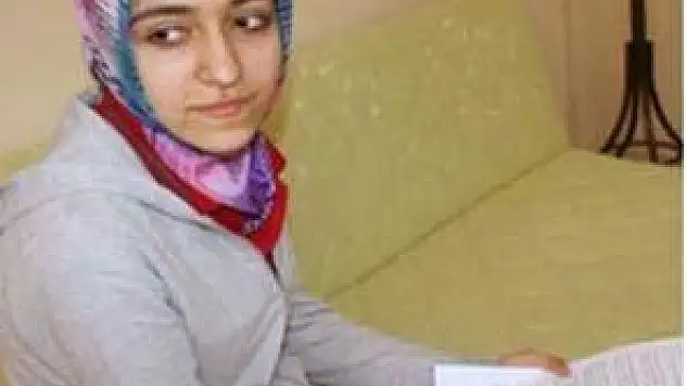 Başörtülü diye sahneye çağrılmadı