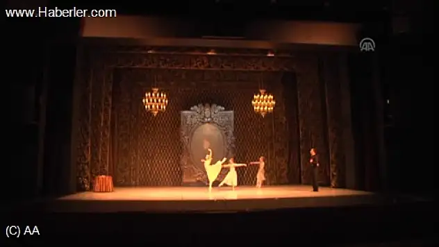 '5. Murad' balesi sahnelendi -