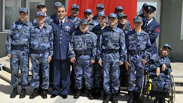 ENGELLİLER ASKERLİK İÇİN YEMİN ETTİ