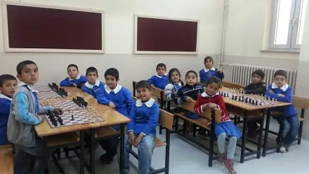 BALLIBOSTAN'DA SATRANÇ TURNUVASI