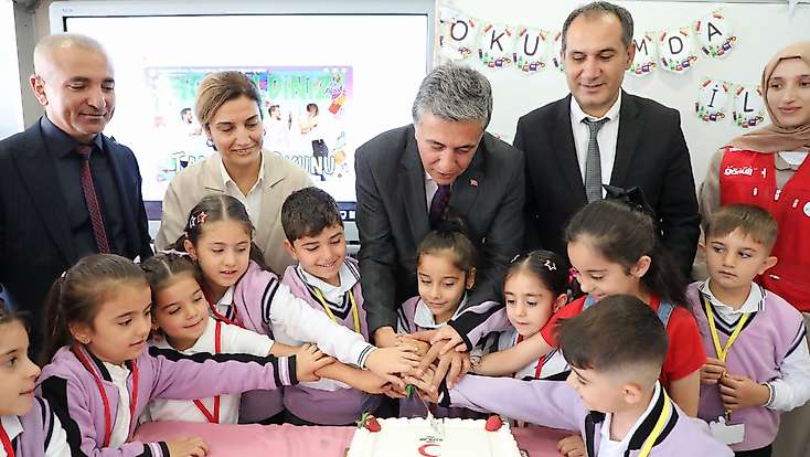 Ağrı Milli Eğitim Müdürü Çakan, Uyum Haftası kapsamında öğrencilerle bir araya geldi