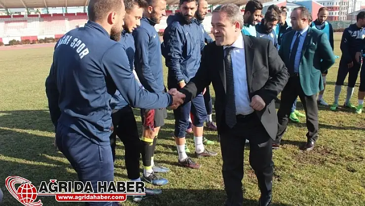 Gençlik Hizmetleri ve Spor İl Müdürlüğünden Ağrı 1970 Spor Antrenmanına Ziyaret