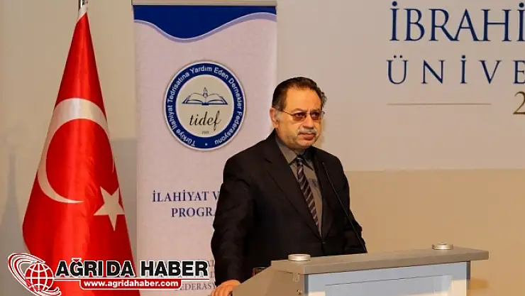 Ağrı İbrahim Çeçen Üniversitesi'nde İlahiyat Vizyon Programı Düzenlendi