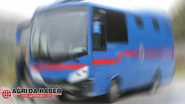 Ağrı Cezaevinden Rize'ye giden araç devrildi: 3 Yaralı