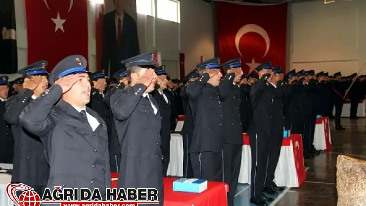 Btlis Polis Meslek Eğitim Merkezi Mezunlarını Yemin Töreniyle Verdi