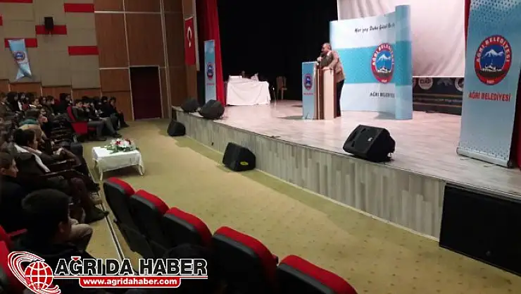 Ağrı Belediyesin'den Gelecek Gençlerle Başlar Konferansı
