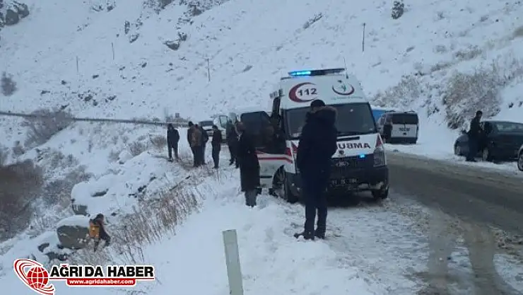 Ağrı'da Otomobil Nehire Uçtu: 4 Kişi Yaralandı