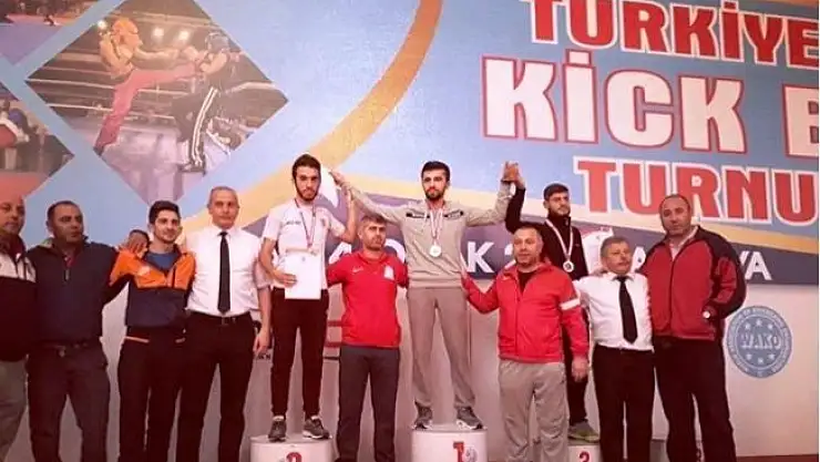 Ağrı'da kick boks dalında Öykü Çağla Alıcıaslan madalya kazan ilk sporcu oldu