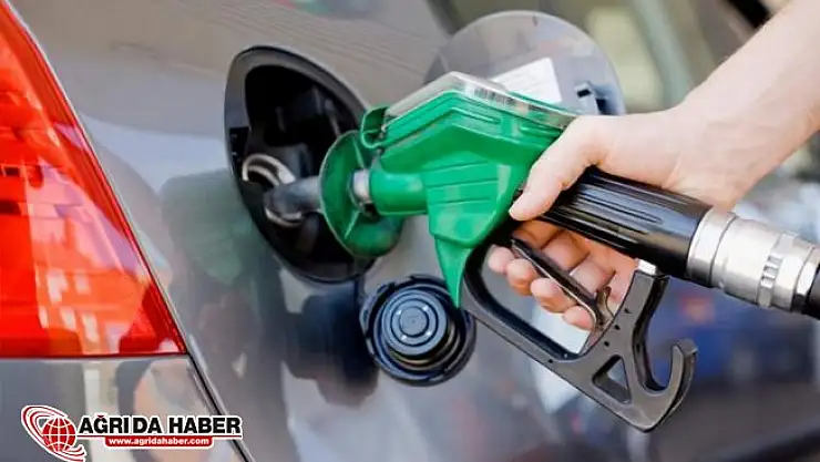 Bu Gece Yarısından İtibaren Benzine 12 Kuruş Zam Yapılacak!