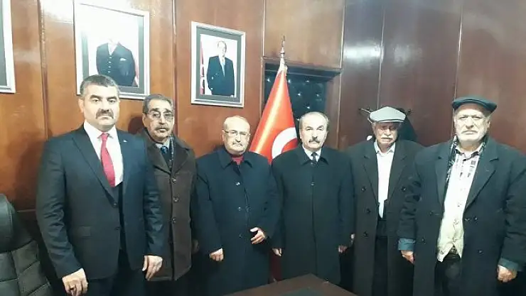 Emekliler Başkan Avşar'dan TOKİ evleri için yardım istedi