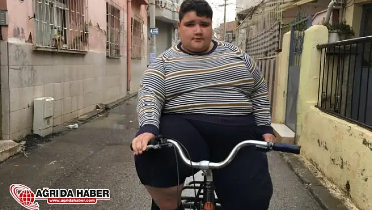 İzmirde Yaşayan Nurettin 11 Yaşında 185 Kilo