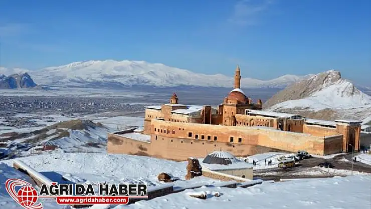 Tarihi İshak Paşa Sarayı Karlar Altında